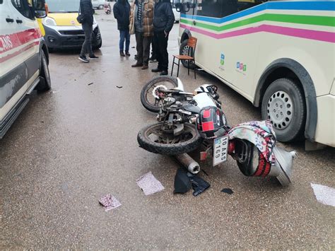 Bandırma’daki trafik kazasında motosikletteki 2 kişi yaralandı